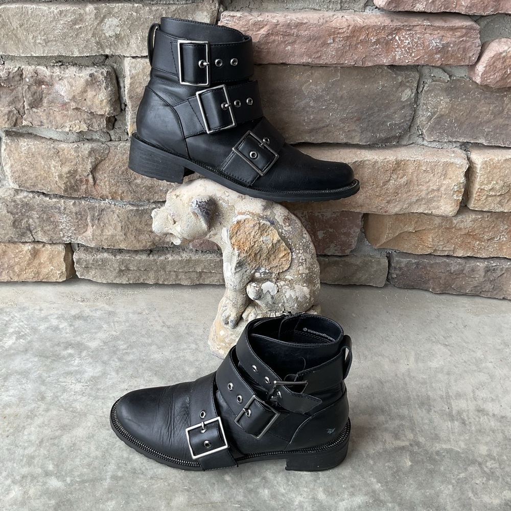 Blondo Black Double Buckle Combat Boots Size 7.5